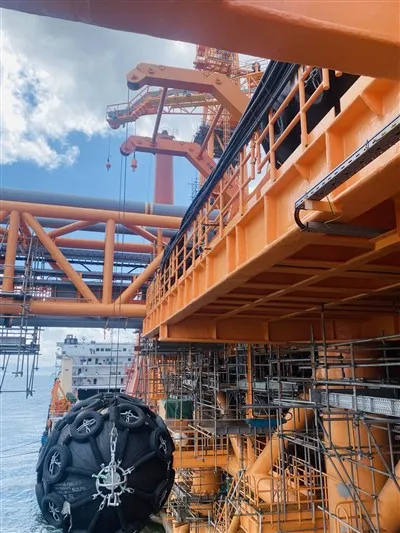 جرثقیل فندر دریایی